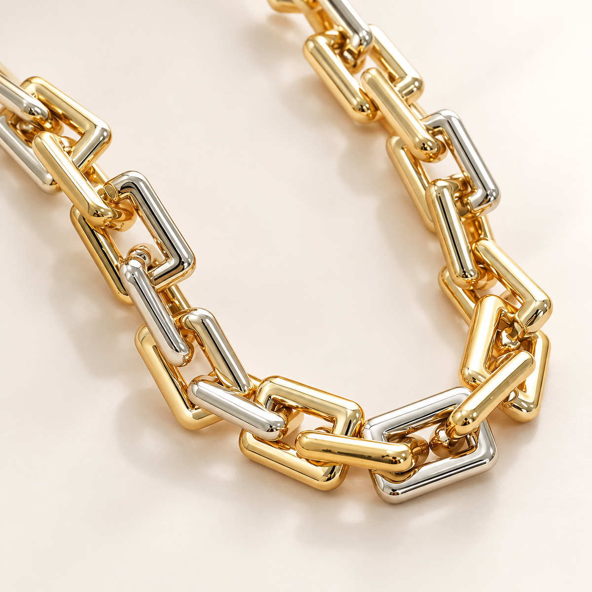 VEYRISSA Sculpted Link Choker — alternate view