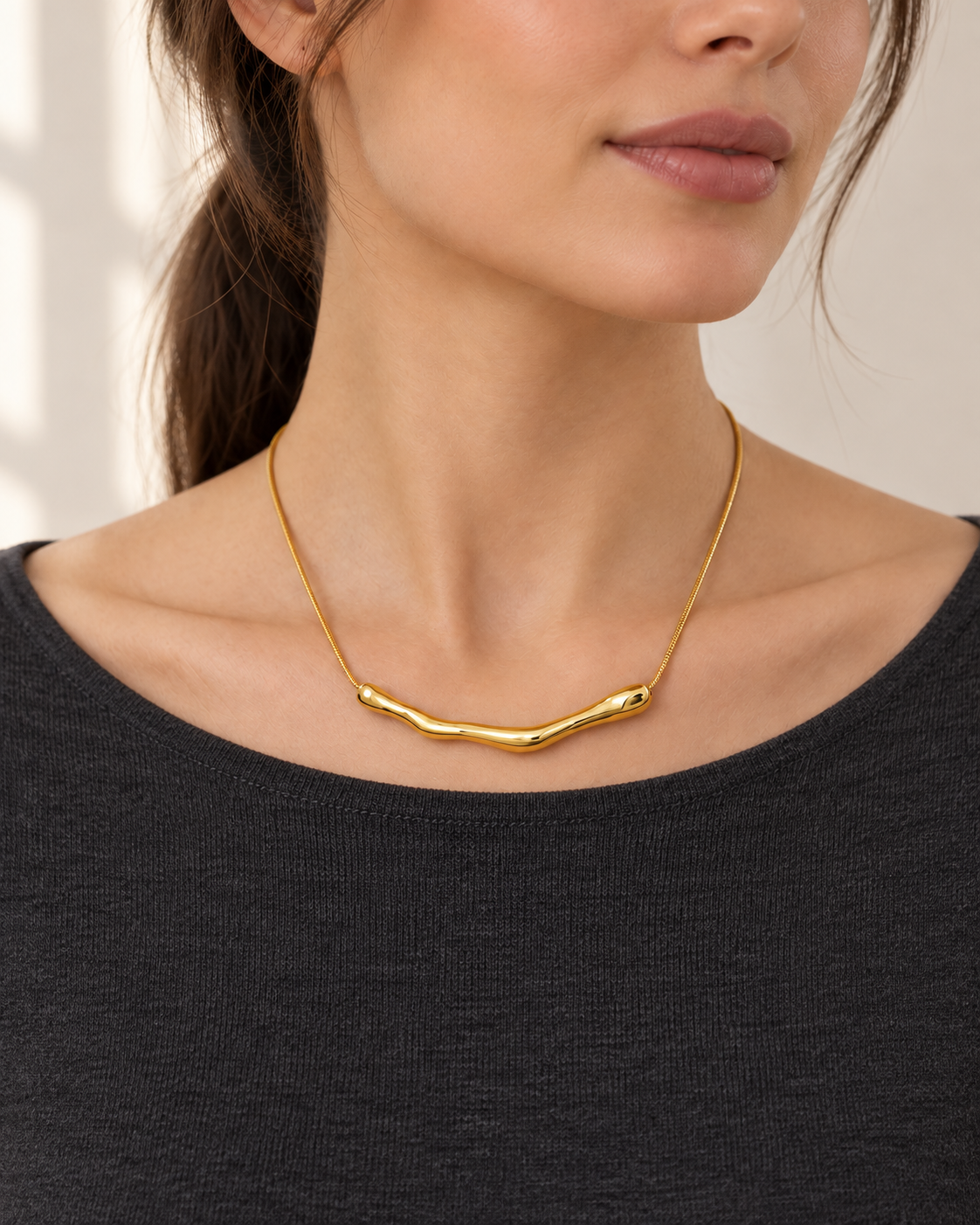 Model wearing VEYRISSA Ripple Collar Necklace